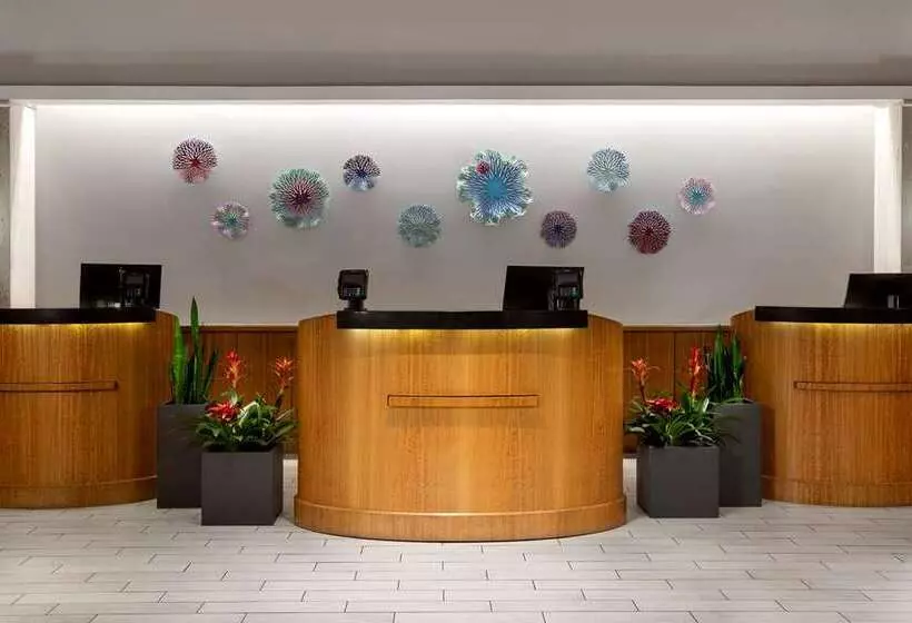 Otel Embassy Suites By Hilton Tampa Airport Westshore