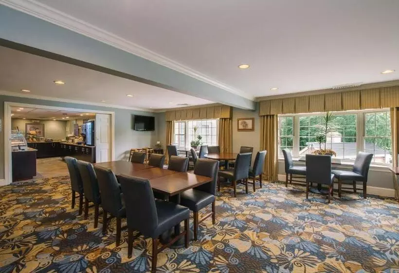 هتل Holiday Inn Express And Suites Merrimack, An Ihg