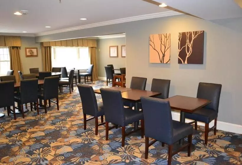 هتل Holiday Inn Express And Suites Merrimack, An Ihg
