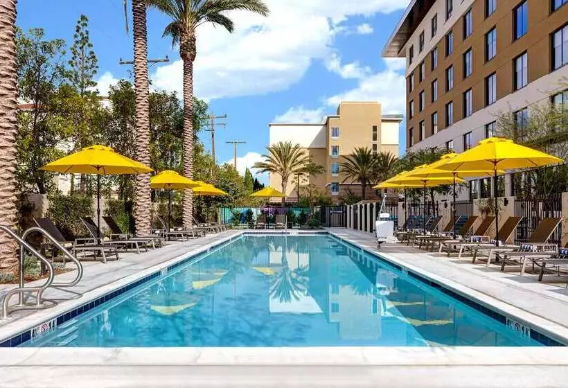 בית מלון כפרי Home2suites By Hilton Anaheim Resort