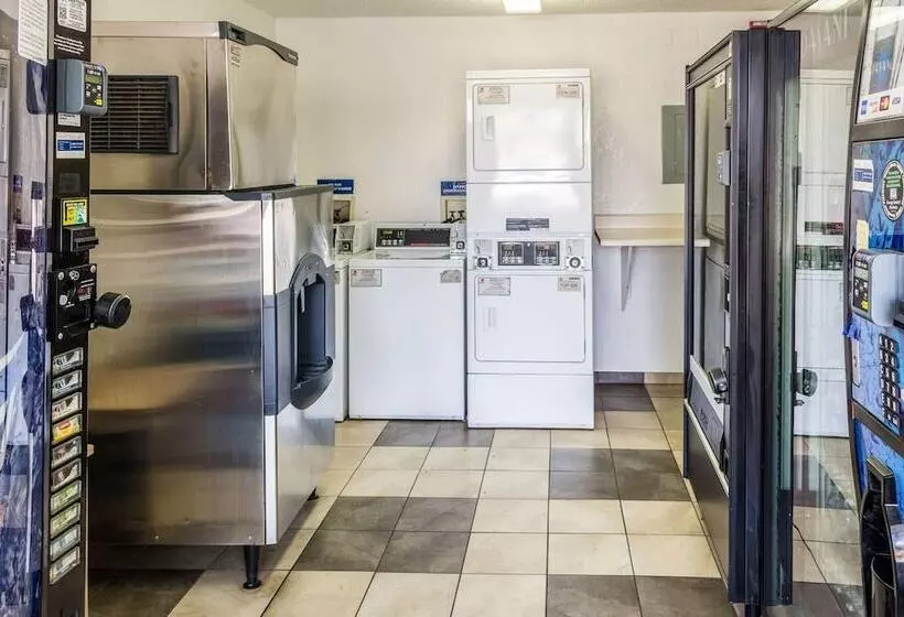 Motel 6bakersfield, Ca  Convention Center