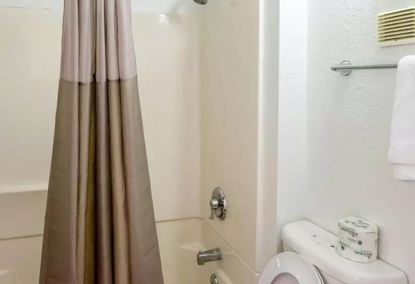 Motel 6bakersfield, Ca  Convention Center