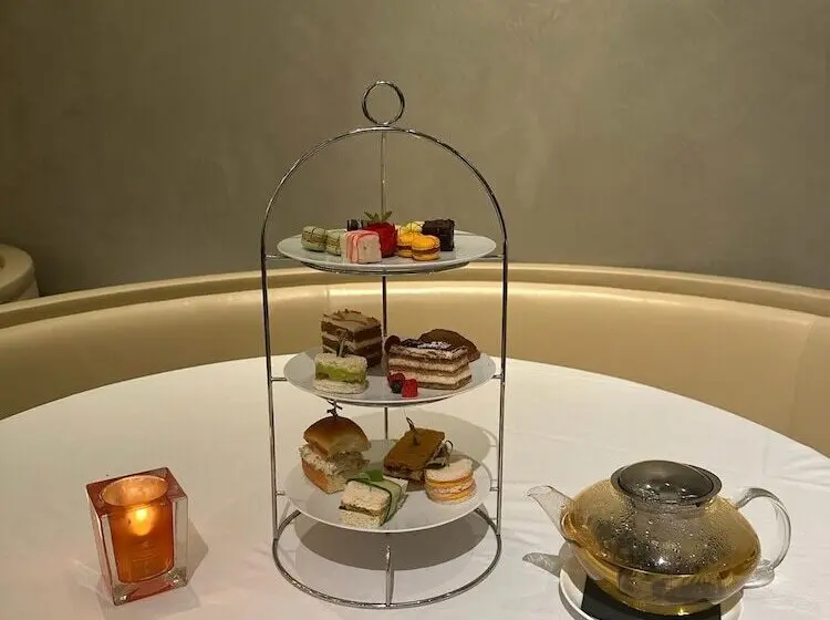 The Chicago Hotel Collection Ambassador Gold Coast