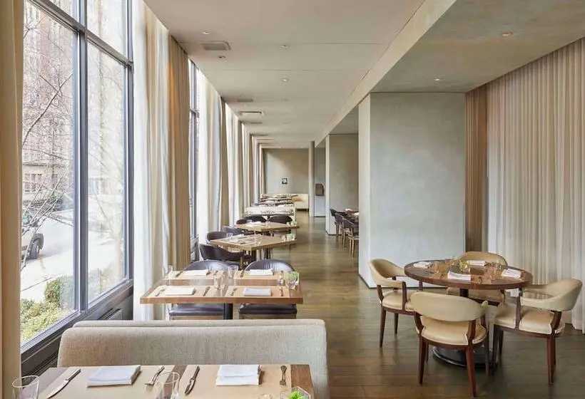 The Chicago Hotel Collection Ambassador Gold Coast