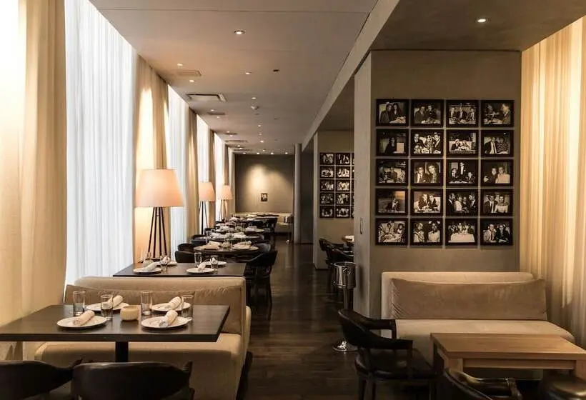 The Chicago Hotel Collection Ambassador Gold Coast