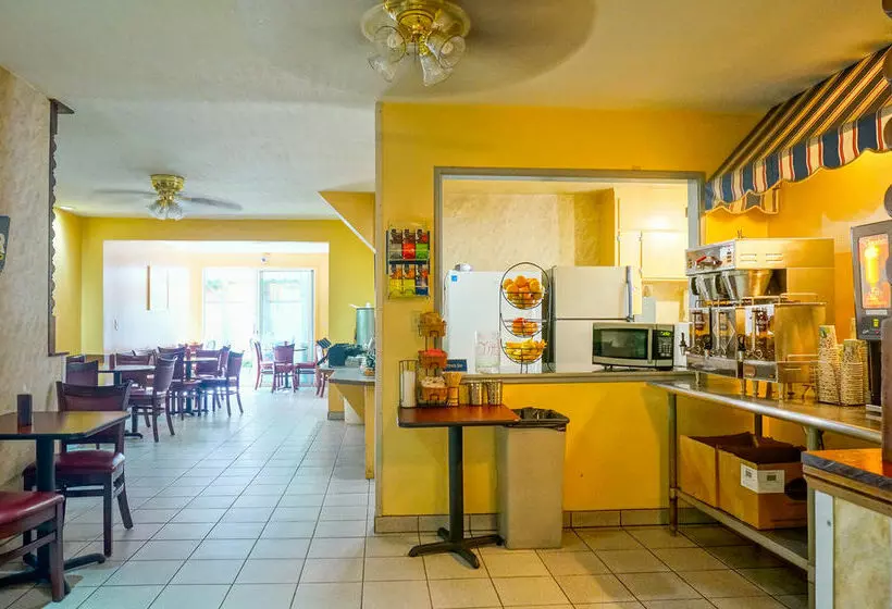 Travelodge Hotel at LAX Airport