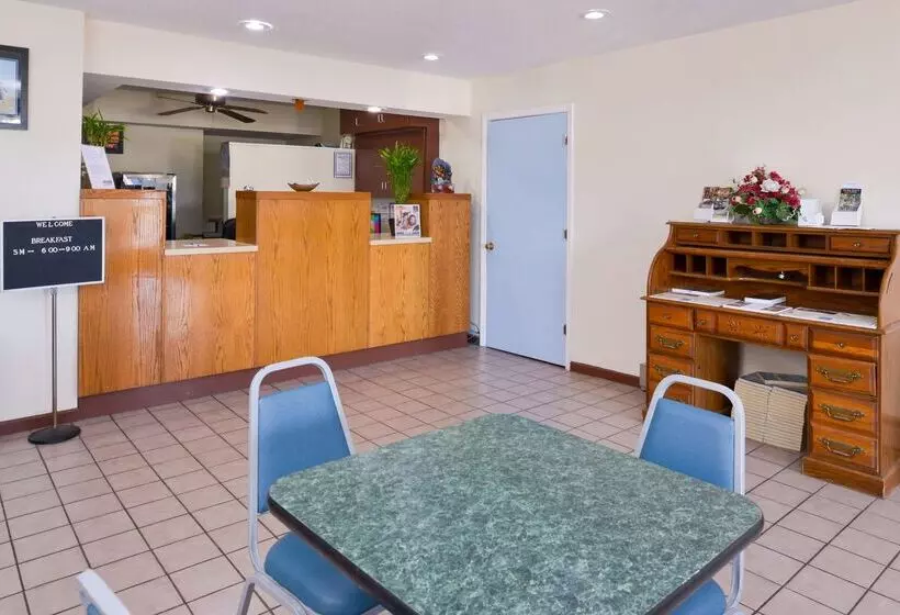 호텔 Americas Best Value Inn Sullivan