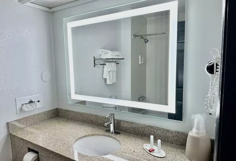 فندق Baymont By Wyndham Kansas City Ku Medical Center