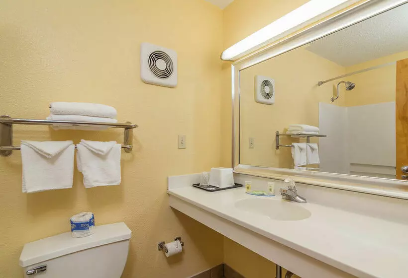 فندق Muskogee Inn