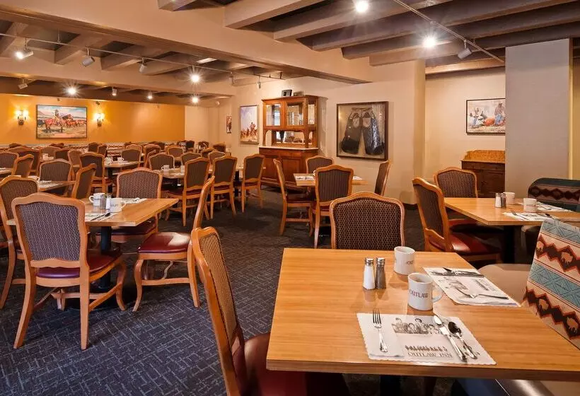 בית מלון כפרי Best Western Outlaw Inn