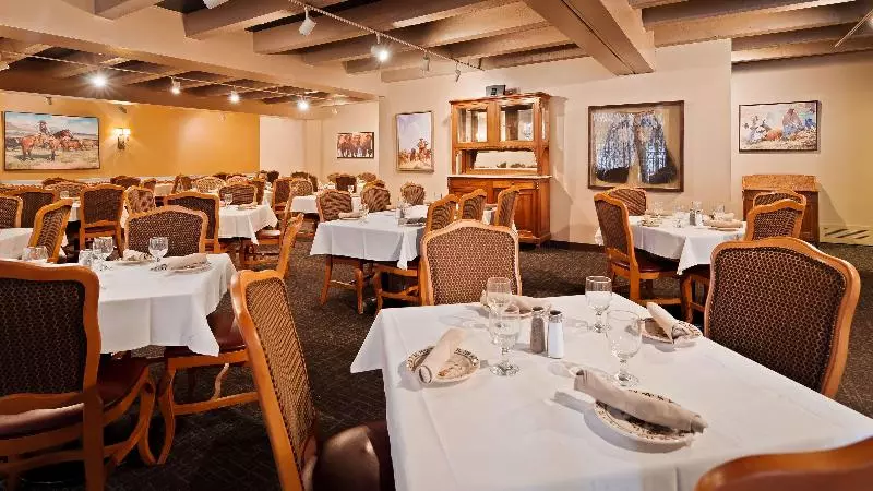 בית מלון כפרי Best Western Outlaw Inn