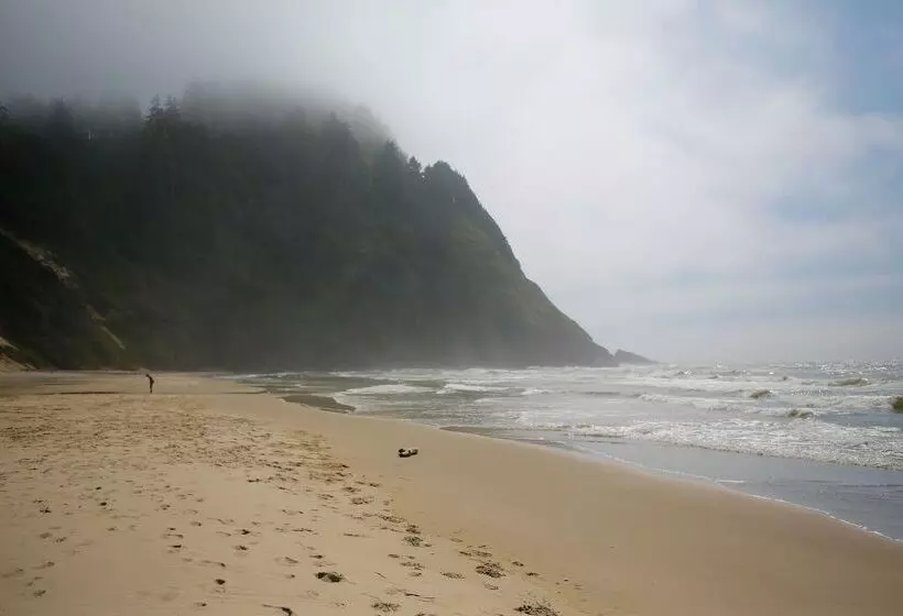 בית מלון כפרי Best Western Pier Point Inn