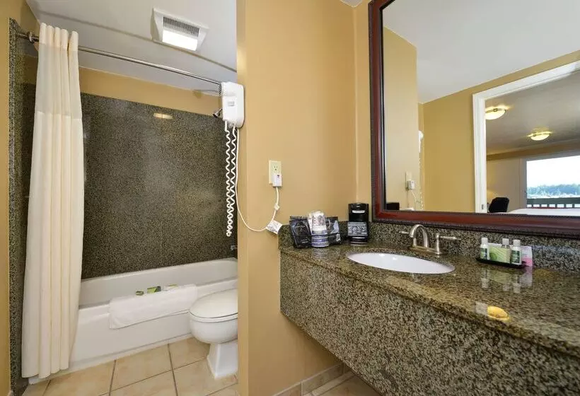 בית מלון כפרי Best Western Pier Point Inn