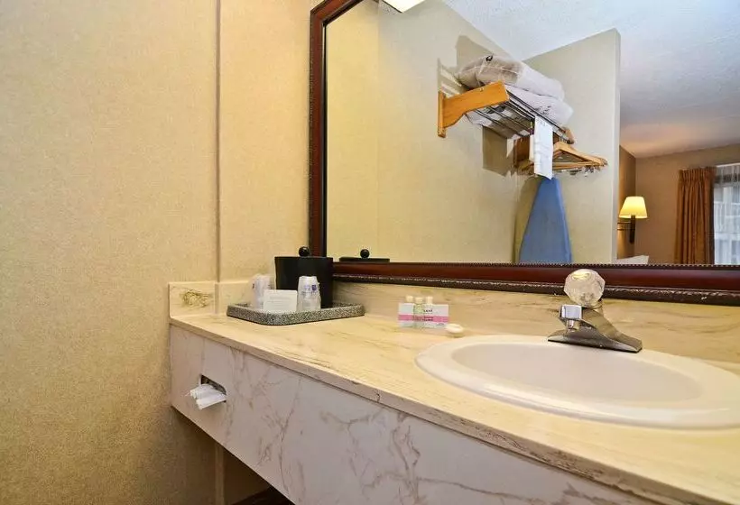 בית מלון כפרי Best Western Pier Point Inn