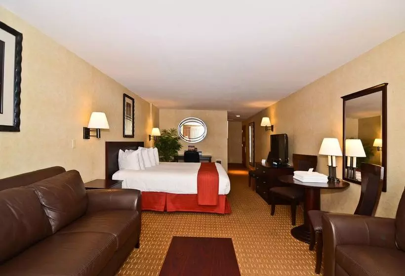 בית מלון כפרי Best Western Pier Point Inn