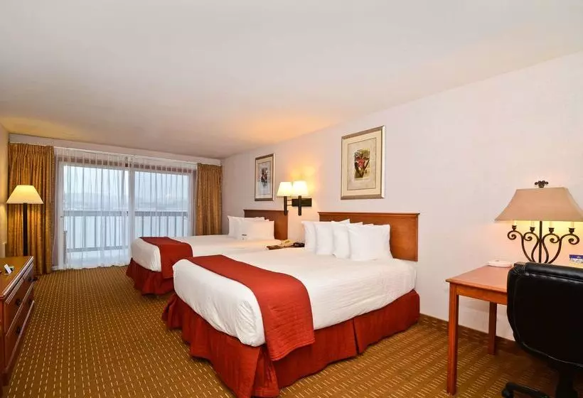 בית מלון כפרי Best Western Pier Point Inn