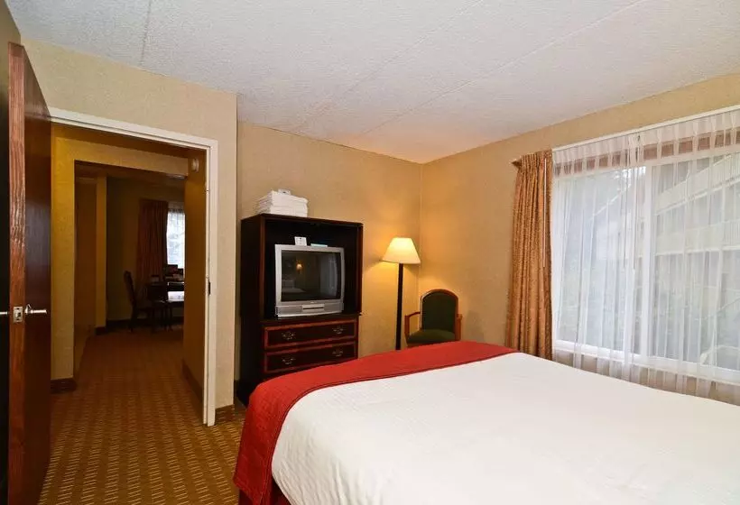 בית מלון כפרי Best Western Pier Point Inn