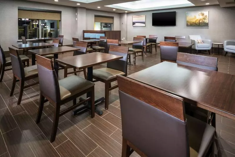 Otel Best Western Plus Raleigh Crabtree Valley