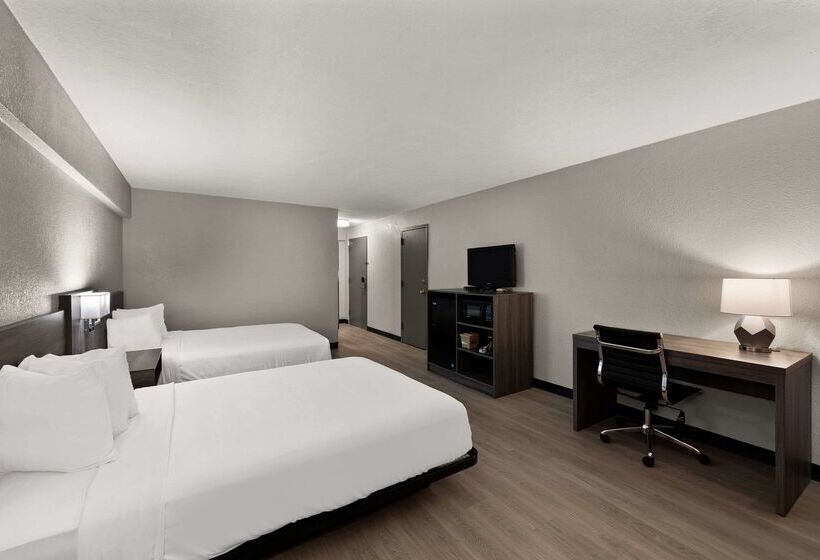فندق Clarion Pointe Rhinelander Downtown