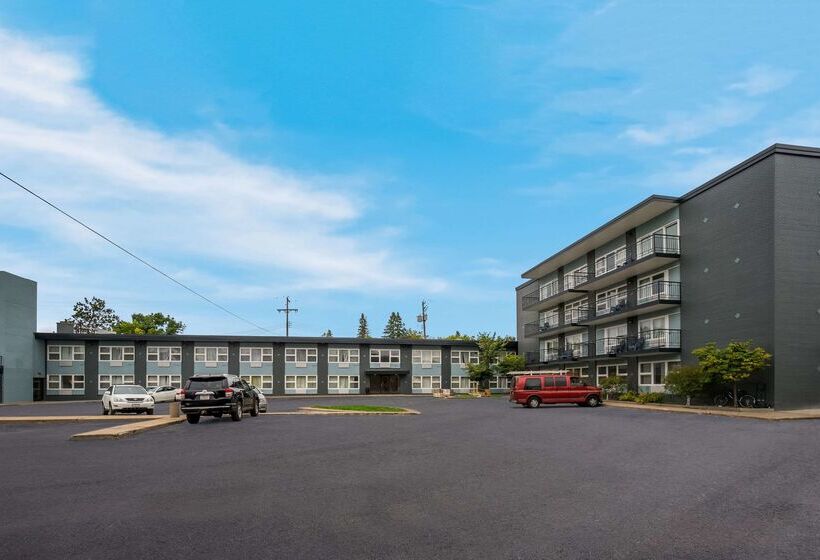 فندق Clarion Pointe Rhinelander Downtown