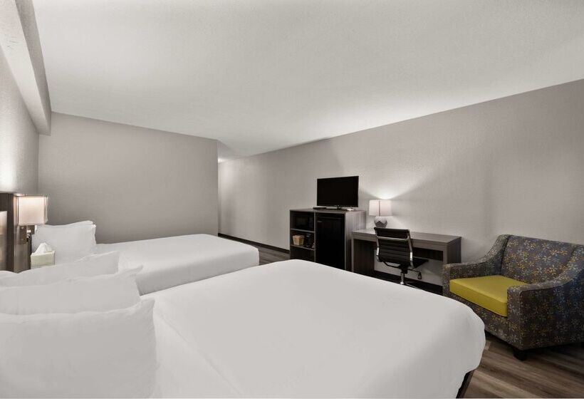 فندق Clarion Pointe Rhinelander Downtown