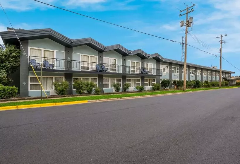 هتل Clarion Pointe Rhinelander Downtown