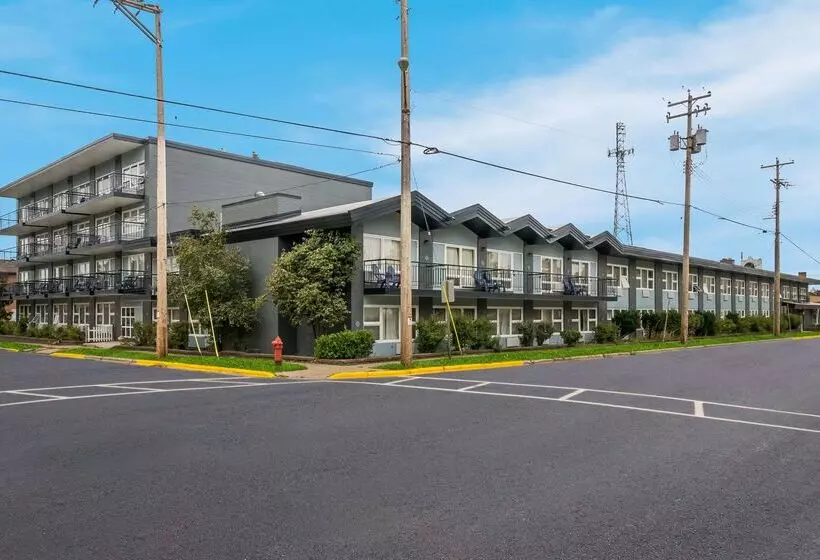 هتل Clarion Pointe Rhinelander Downtown