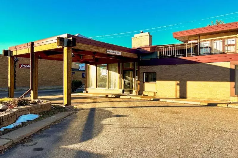 هتل Clarion Pointe Rhinelander Downtown