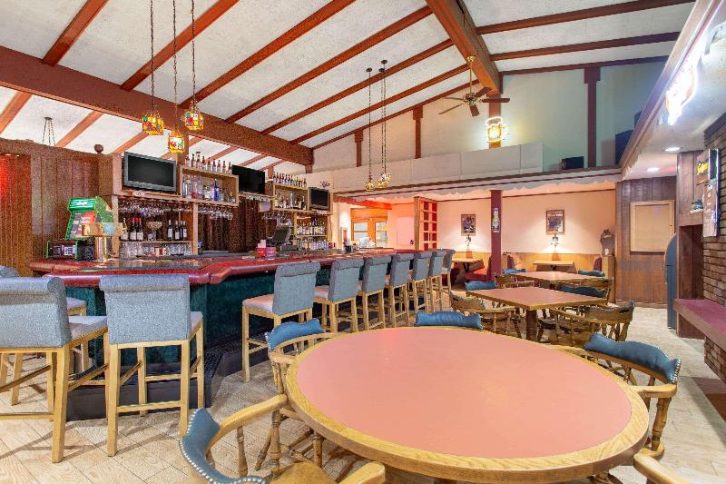 فندق Clarion Pointe Rhinelander Downtown