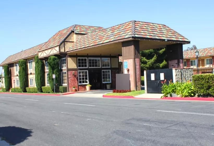 فندق Studio 6 Corona, Ca West