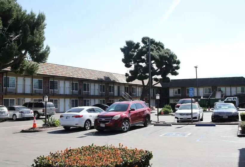 فندق Studio 6 Corona, Ca West