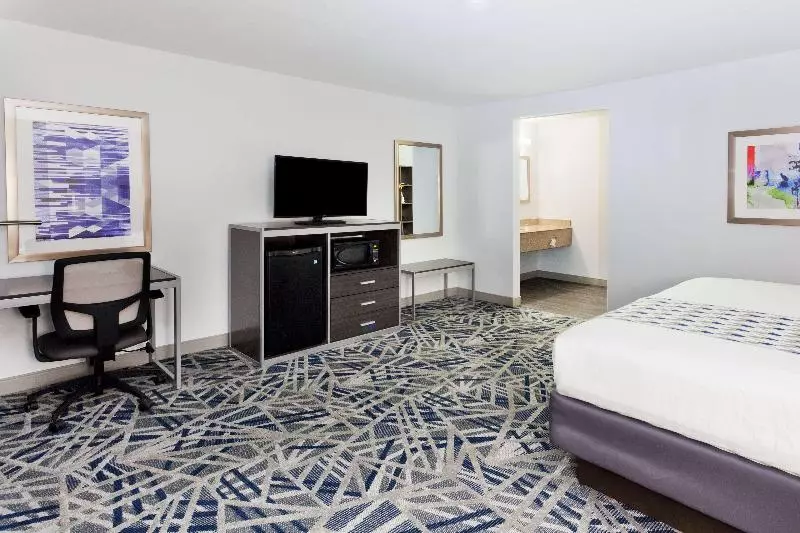 فندق Studio 6 Corona, Ca West