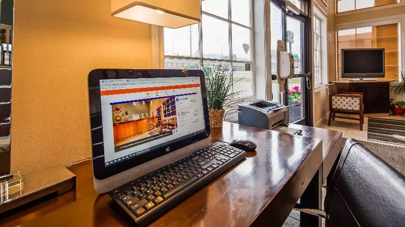 فندق Studio 6 Corona, Ca West