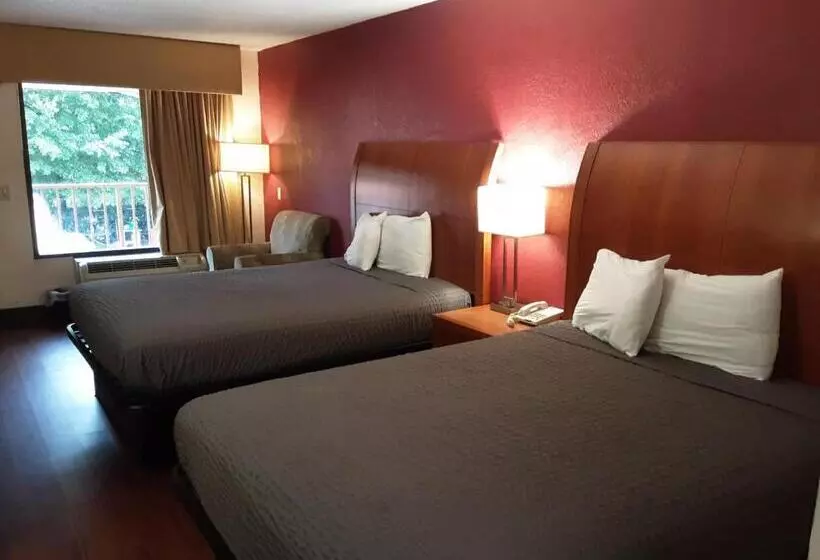 فندق Econo Lodge Inn & Suites