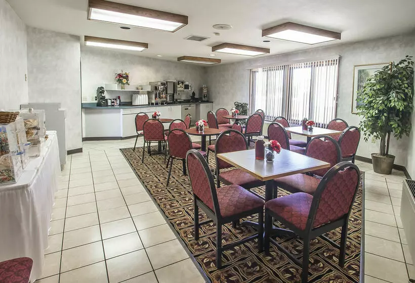 酒店 Econo Lodge Inn & Suites