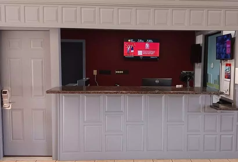 فندق Red Roof Inn Nacogdoches