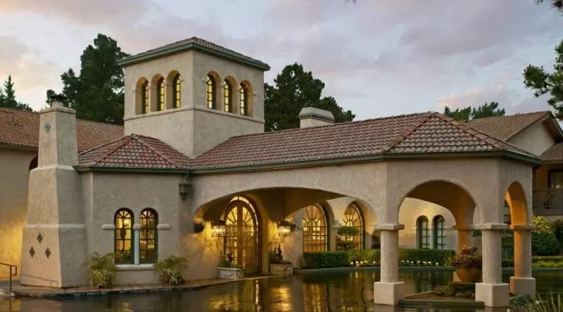 בית מלון כפרי Half Moon Bay Lodge