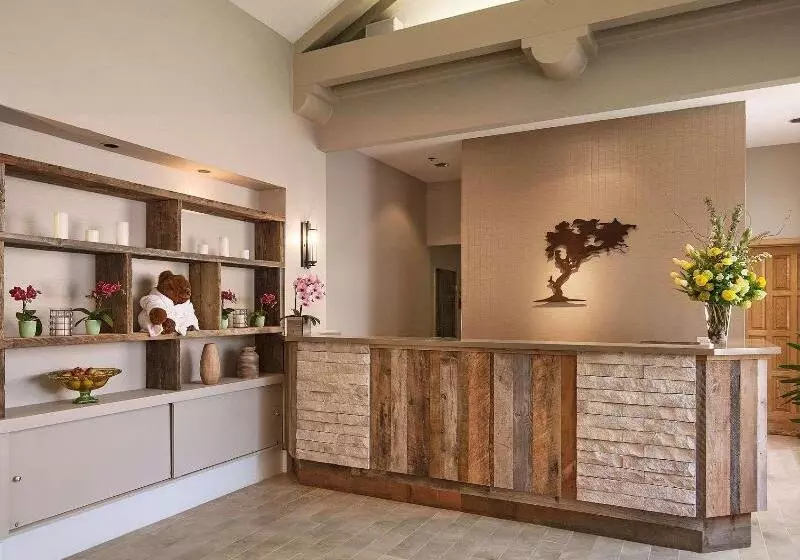 בית מלון כפרי Half Moon Bay Lodge