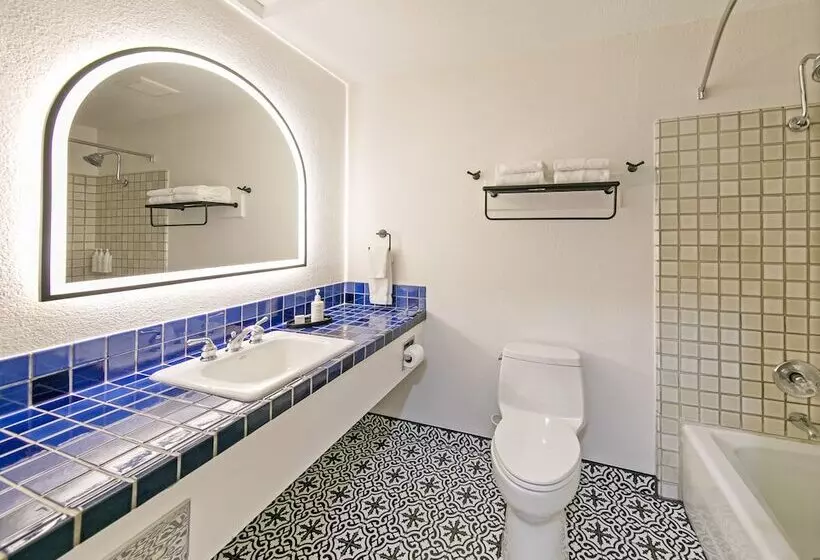 בית מלון כפרי Half Moon Bay Lodge