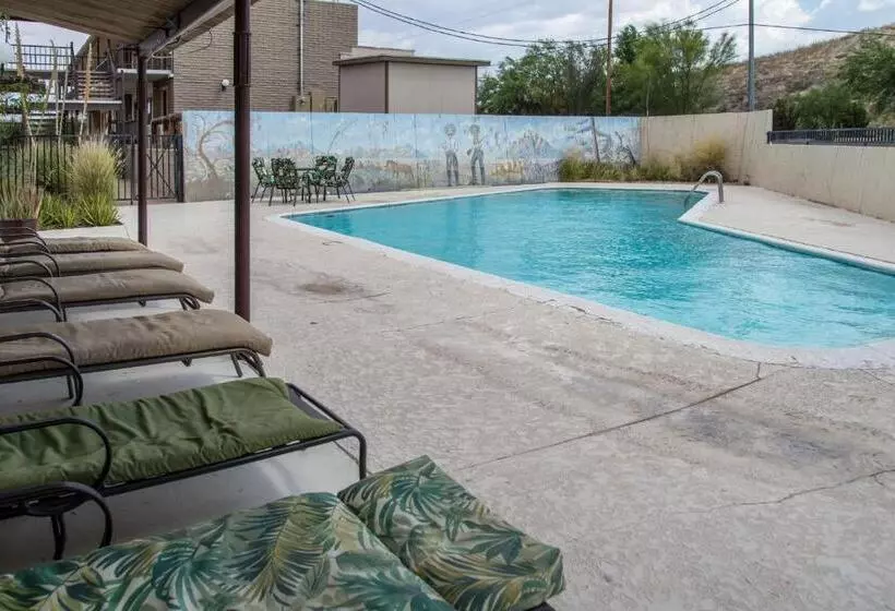 فندق Landmark Lookout Lodge