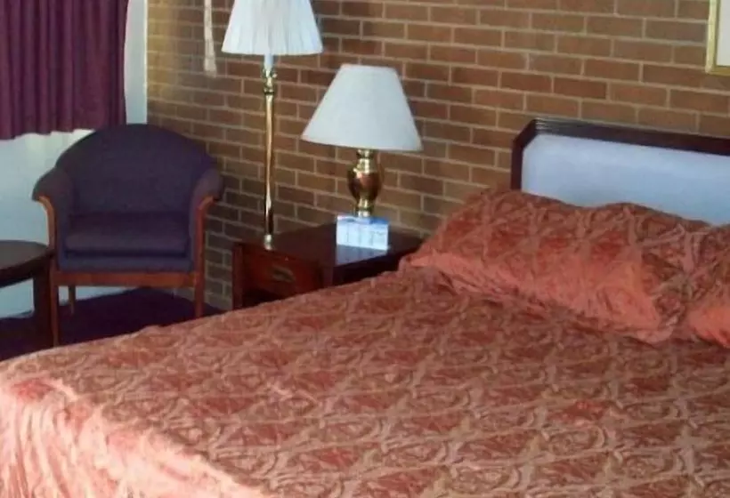 فندق Provo Travelers Inn