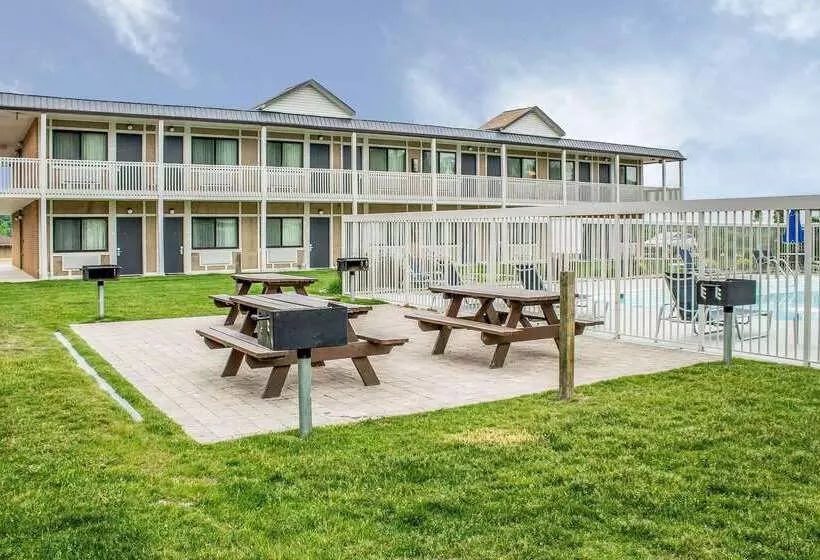 Отель Quality Inn