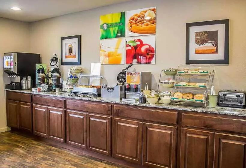 Отель Quality Inn