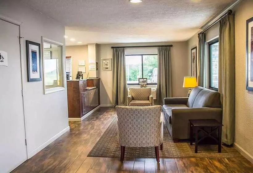 Отель Quality Inn