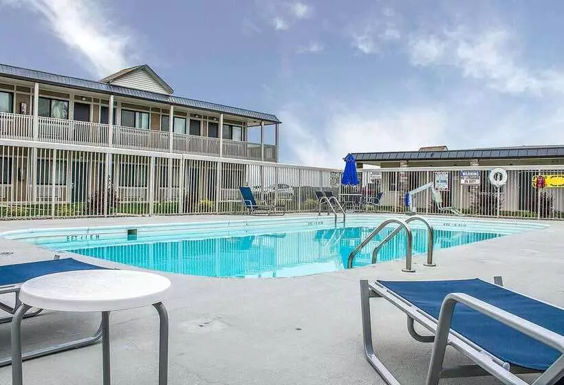 Отель Quality Inn