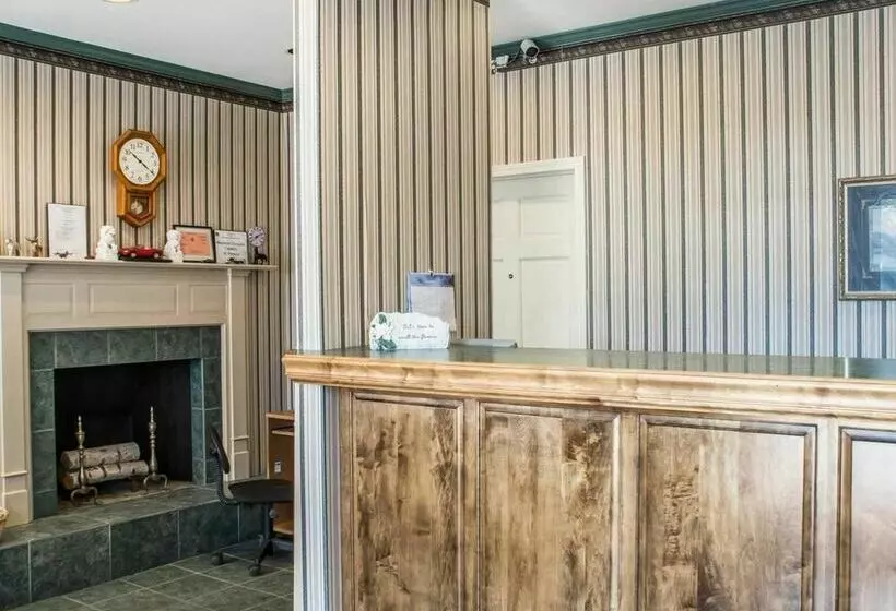 فندق Rodeway Inn Marshall Manor