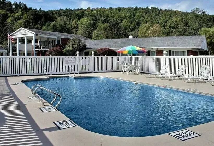 فندق Rodeway Inn Marshall Manor