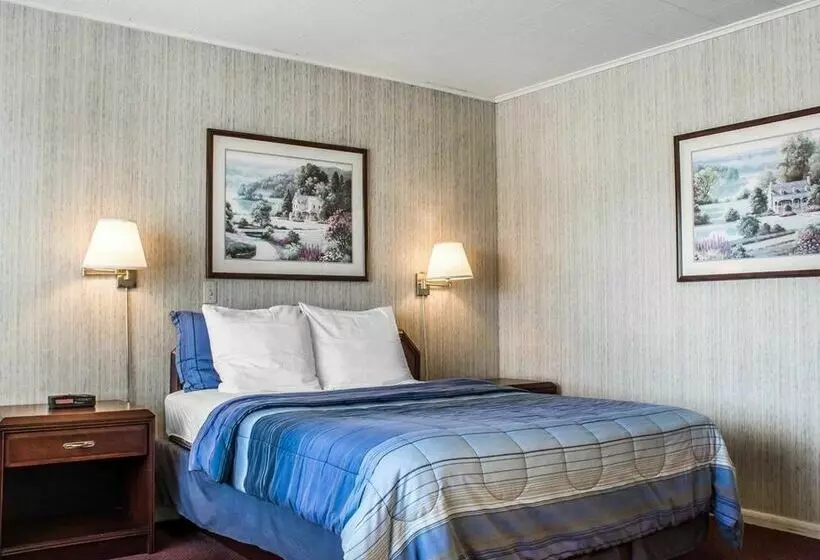 فندق Rodeway Inn Marshall Manor