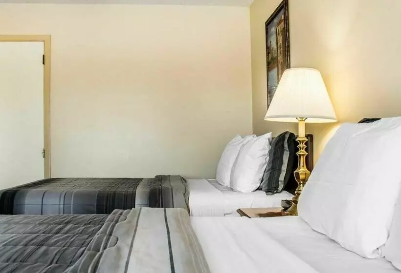 فندق Rodeway Inn Marshall Manor