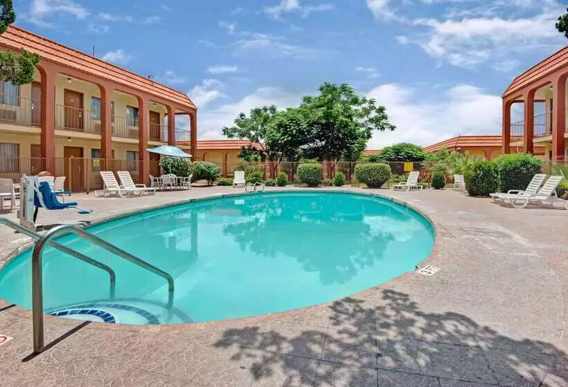 Szálloda Super 8 By Wyndham El Paso Airport